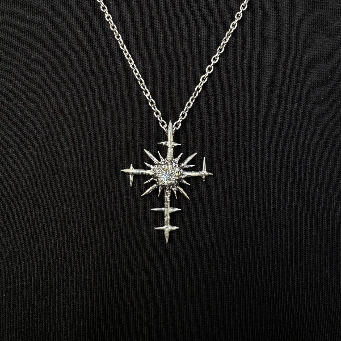 SIGIL CROSS PENDANT BY VESLIDEE